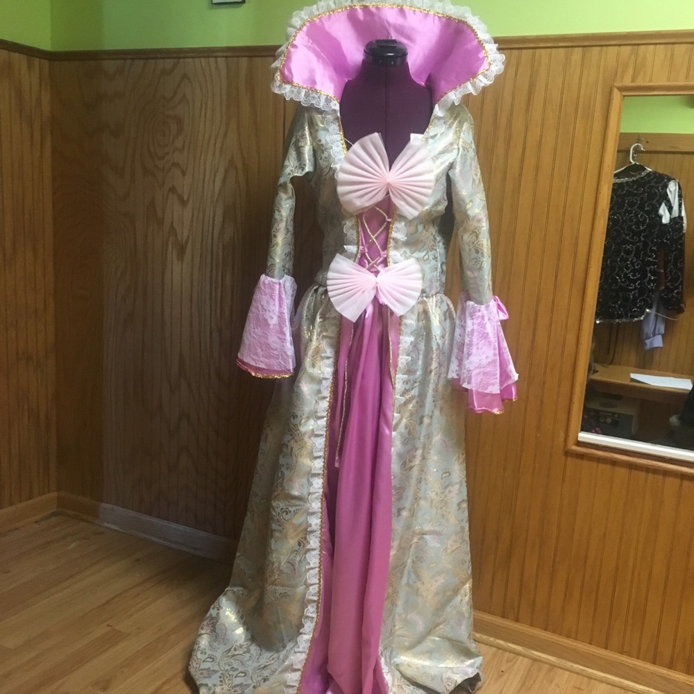 ALEXANDERS COSTUMES/Maria Antuanett